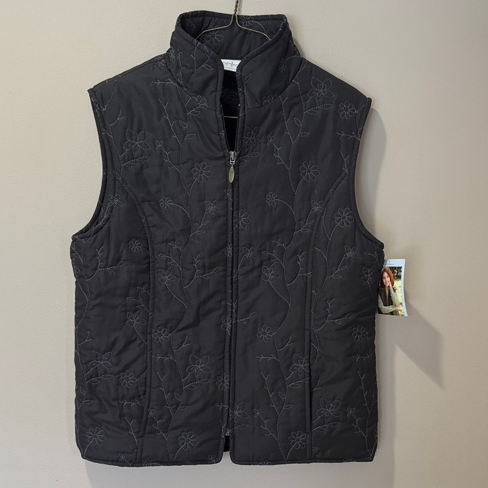 CGLCG Sherpa lined zip up vest, small new with tags